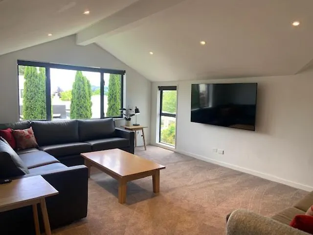 Holiday home Upton Alpine Retreat - Warm & Modern 2 Bedroom - Near & Town *