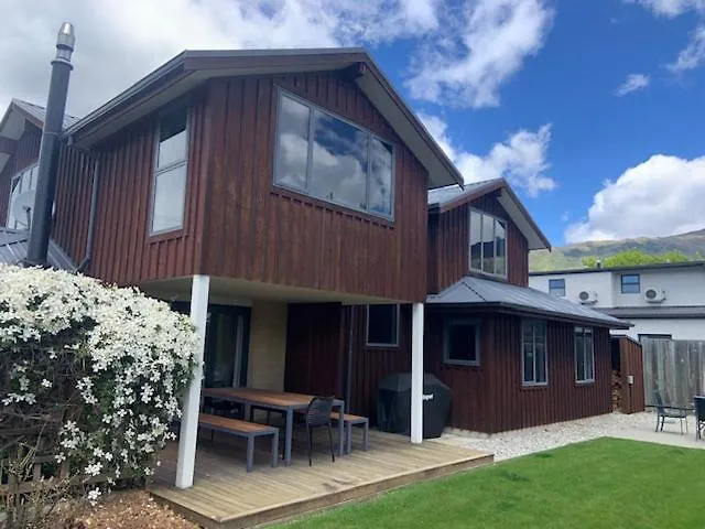 Upton Alpine Retreat - Warm & Modern 2 Bedroom - Near & Town Holiday home Wanaka