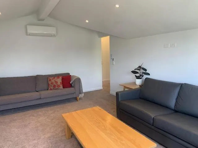 Upton Alpine Retreat - Warm & Modern 2 Bedroom - Near & Town Holiday home Wanaka